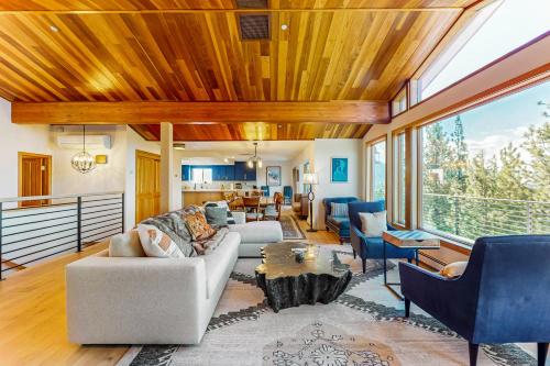 Cliffside Retreat in Zephyr Cove (NV)