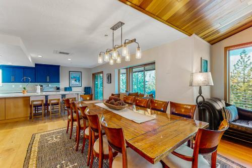 Cliffside Retreat in Zephyr Cove (NV)