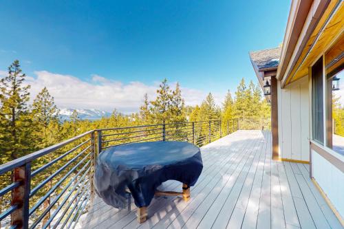 Cliffside Retreat in Zephyr Cove (NV)