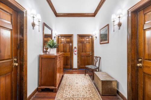 Leesburg Colonial Inn