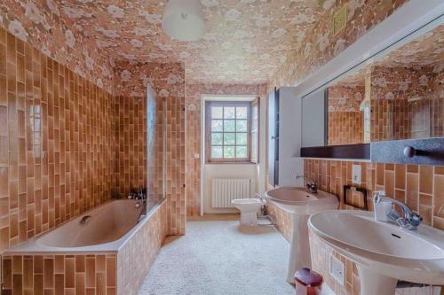 Fürdőszoba, Grande maison aux portes de Vire in La Graverie (Alsó-Normandia)