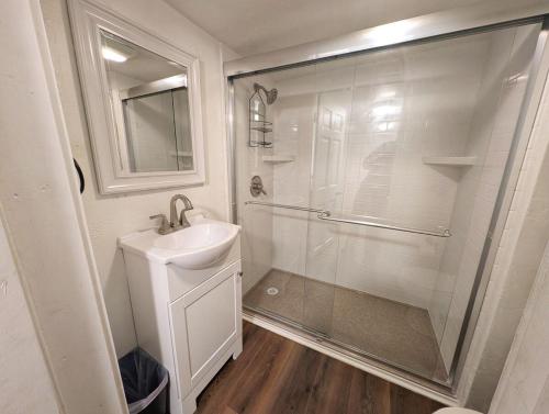 Charming, Historic! Walking Distance to Town! Charming, Historic! Walking Distance to Town!