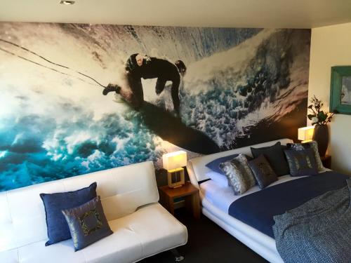 Lorne World Set in a prime location of Great Ocean Road - Lorne, Lorne World puts everything the city has to offer just outside your doorstep. The property features a wide range of facilities to make your stay a 