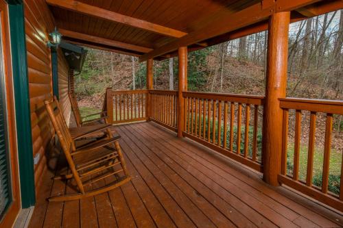 A Bear Creek in Gatlinburg, USA