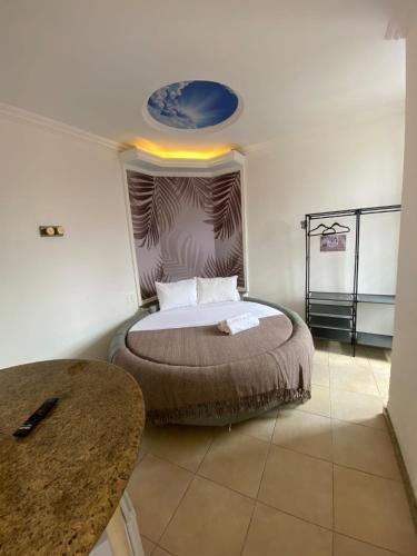 Deluxe Room image 2