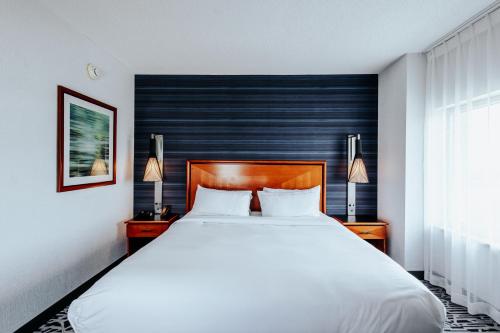 DoubleTree Suites by Hilton Hotel & Conference Center Chicago-Downers Grove - image 8