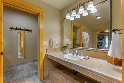 Best Western Ponderosa Lodge - image 6