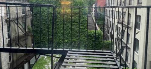 Cozy Room in Shared Apartment in UES - Manhattan, New York (photo 8)