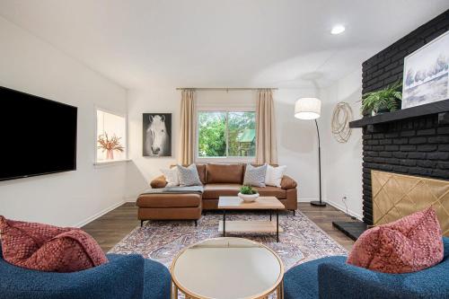 Cozy & Elegant Gem Fenced Yard BBQ & Games in 米拉德