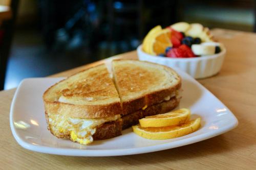 HI - Portland Northwest Hostel - image 6