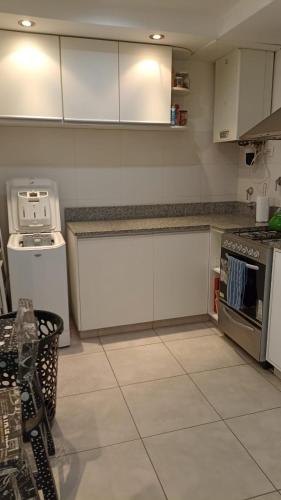 Luminoso y moderno en la ciudad MDQ in Próximo do Centro