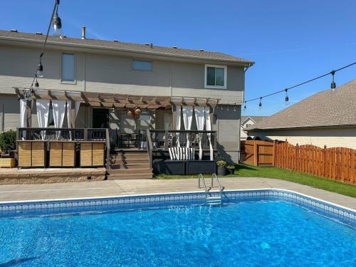 Relax in Style 5BR Home Hot Tub & Games Relax in Style 5BR Home Hot Tub & Games