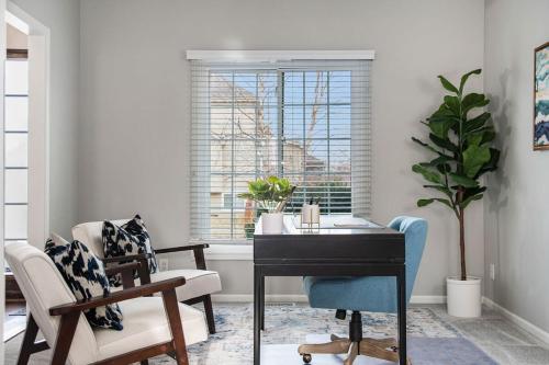 Relax in Style 5BR Home Hot Tub & Games Relax in Style 5BR Home Hot Tub & Games