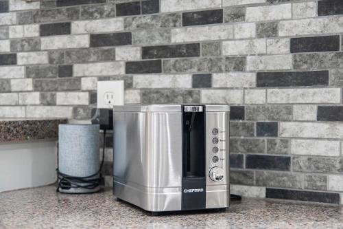 Relax in Style 5BR Home Hot Tub & Games Relax in Style 5BR Home Hot Tub & Games