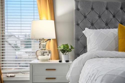 Relax in Style 5BR Home Hot Tub & Games Relax in Style 5BR Home Hot Tub & Games