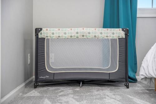 Relax in Style 5BR Home Hot Tub & Games Relax in Style 5BR Home Hot Tub & Games