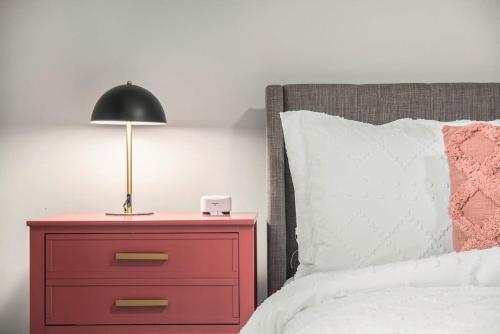 Relax in Style 5BR Home Hot Tub & Games Relax in Style 5BR Home Hot Tub & Games