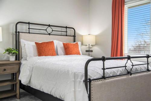 Relax in Style 5BR Home Hot Tub & Games Relax in Style 5BR Home Hot Tub & Games