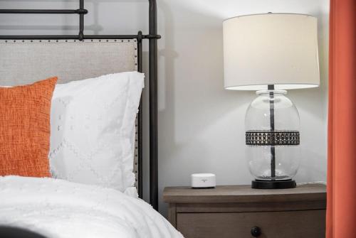 Relax in Style 5BR Home Hot Tub & Games Relax in Style 5BR Home Hot Tub & Games