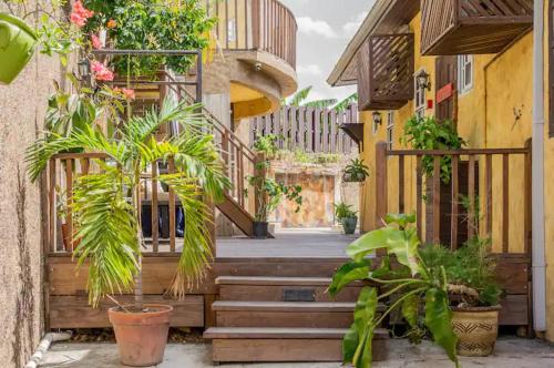 One32 Guesthouse Bejeweled in Kingston