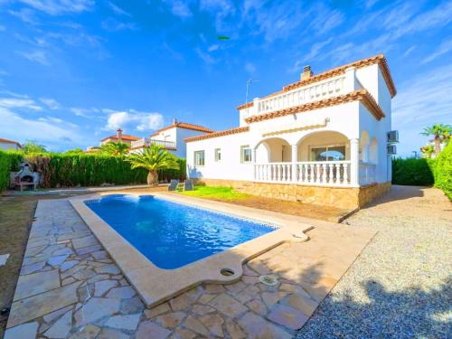 Létesítmények, Laura with private pool in Costa del Zefir