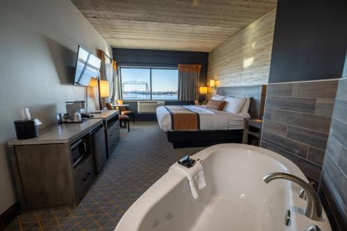 652212863 Pier B Resort