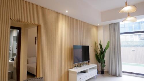 Bliss at the Fields – 5BR Villa with Garden - image 11