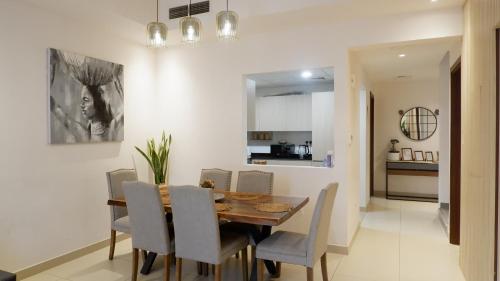 Bliss at the Fields – 5BR Villa with Garden - image 13