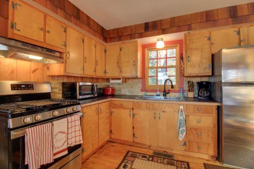 Cozy Cabin w/ Private Dock on Fifth Crow Wing Lake in Nevis