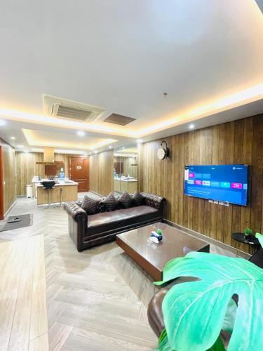 Studio Apartment in Gold Crest Mall - DHA Lahore - image 5