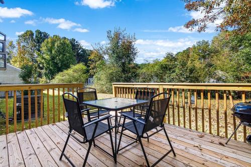 Home away from home! Min from the airport