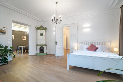 Royal Road Residence near Lesser Town