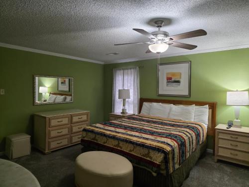 6BR in Suburban area close to Freeway and Galeria