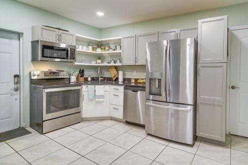 Melbourne Apartment Near Downtown and Beaches! in Melbourne, USA