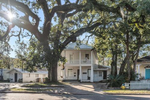 Old Dauphin Way Historic Home - Unit 5 in Hannon Park (AL)