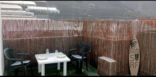 Piso magico junto al mar con gran terraza in Santa María de Guía