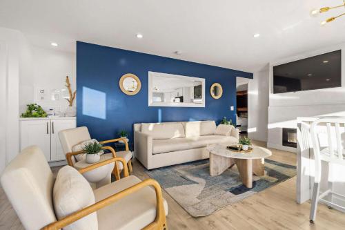 The California III - Stunning Mission Hills Duplex in San Diego Old Town