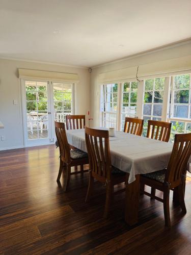 المرافق, Seaside Luxury 4bedroom House in Pakuranga Heights