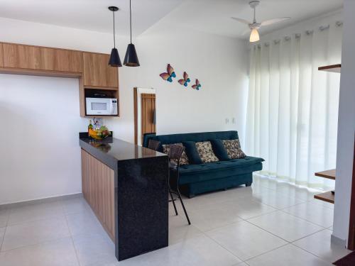 Apartamento 6 Com 2 Suítes, Piscina e 450m da Praia