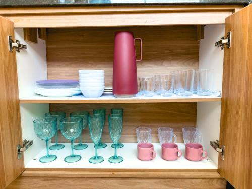 Apartamento 6 Com 2 Suítes, Piscina e 450m da Praia