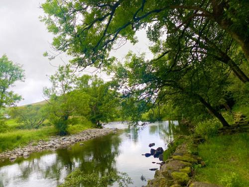 Mount Cottage nestled in the hills of the Lake District and Yorkshire Dales in Grayrigg