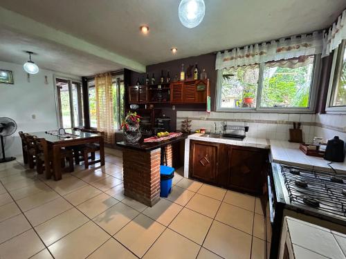 El encanto tropical, a minutos del IRTRA in Zona 1