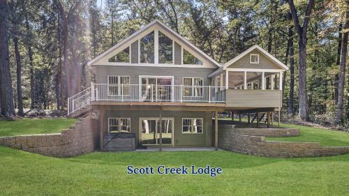 . Snug Cabin with Hiking Trail and Private Lake Access