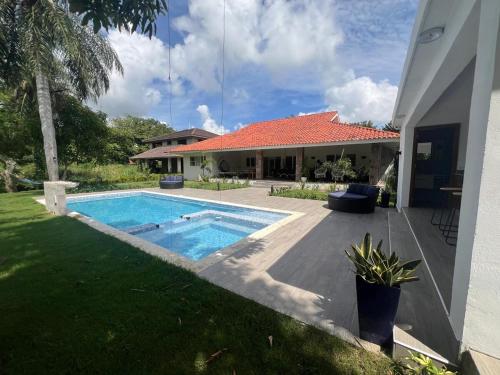 Villa Guavaberry