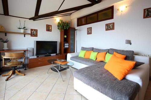 Three-Bedroom Apartment with Terrace and Sea View room in Apartments with parking space Opatija - 23795