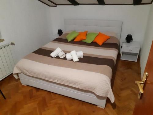 Three-Bedroom Apartment with Terrace and Sea View image 8