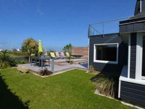 FIN 269 in Cléder Comfortable holiday residence gîte à louer Kerfiat