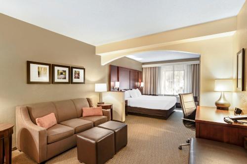 Comfort Suites near Penn State - State College - image 40