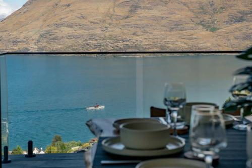 Lakeview Paradise On Wynyard NEW 4 Bedroom - main image