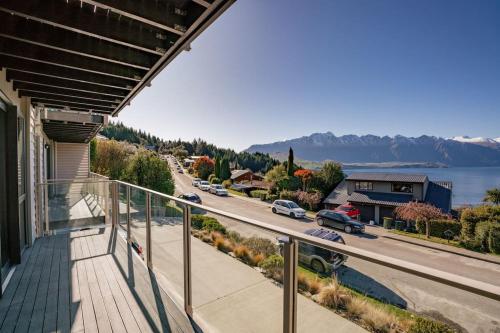 Quiet Home with Stunning Lake & Mountain Views - image 8